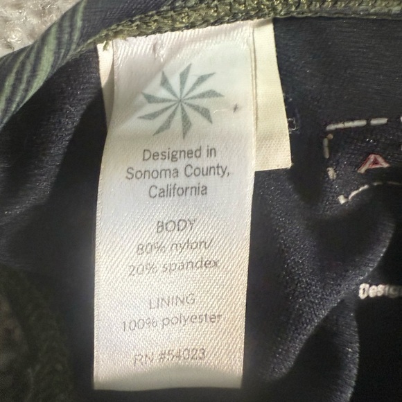 Athleta One-Piece Swimsuit – Green & Black Patterned, Size Medium - Picture 4 of 5